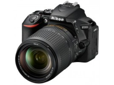 Nikon D5600 18-140mm 3.5-5.6G ED VR