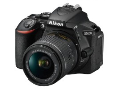 Nikon D5600 18-55mm 3.5-5.6G VR